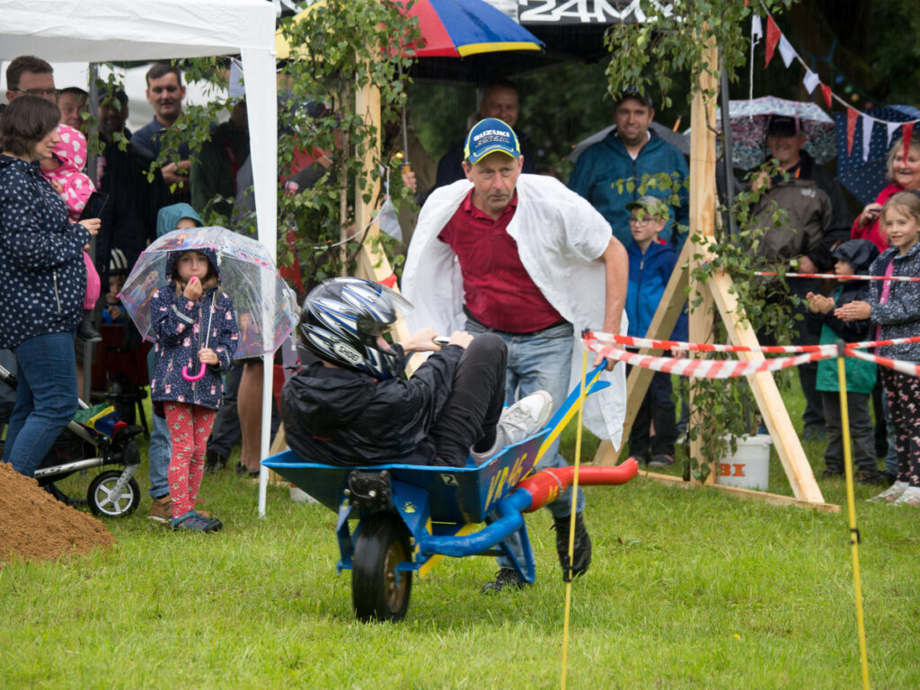 777 Jahrfeier Helmsdorf, Schubkarren Rallye