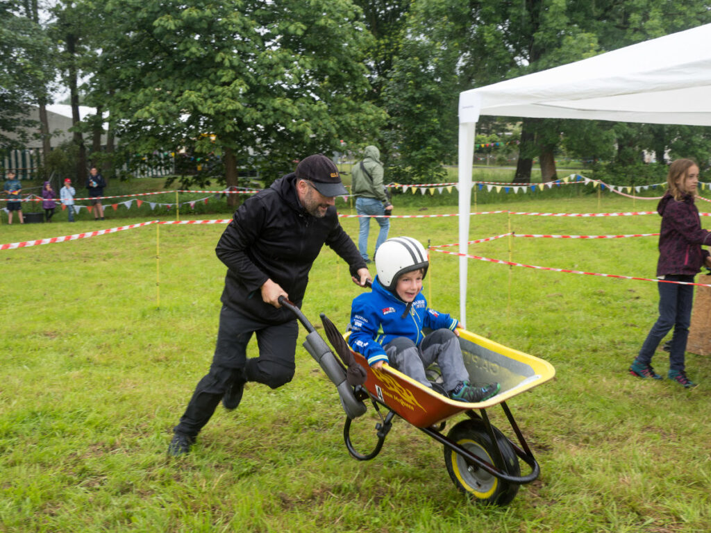 777 Jahrfeier Helmsdorf, Schubkarren Rallye