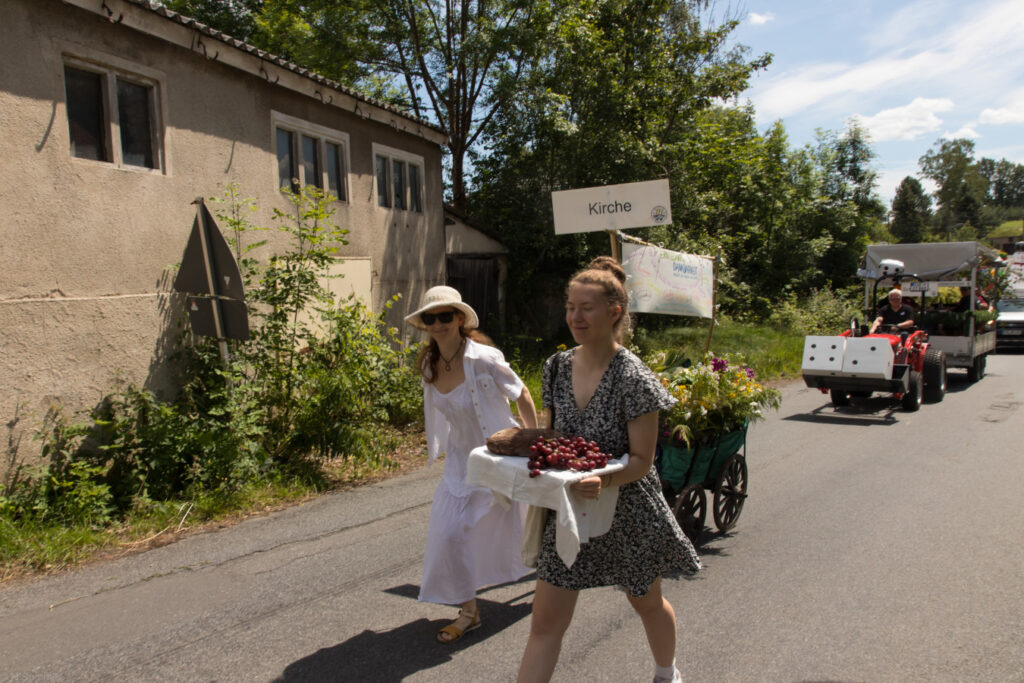 Dorffest_Umzug_126_red